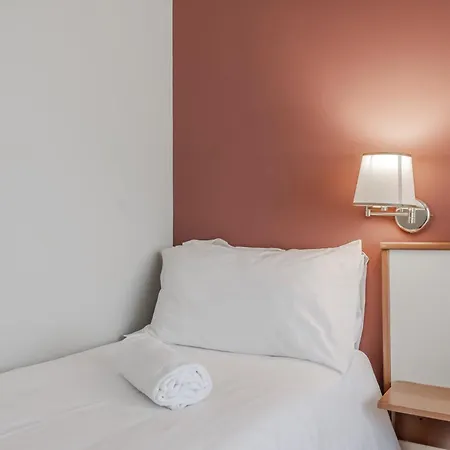 Hotel Hotiday Collection -